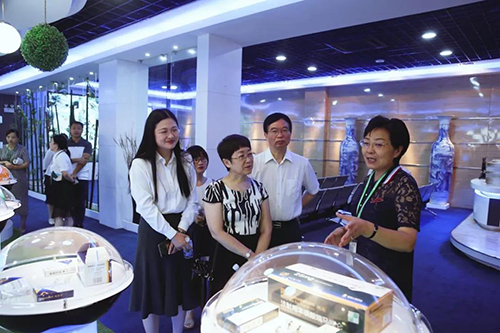 宜昌人福与JJB竞技宝举行研发战略合作交流会