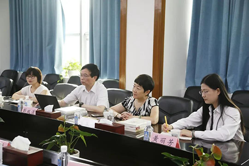 JJB竞技宝临床前研究副总裁兼机构负责人彭双清教授，药效部执行主任董文心，药代安评项目负责人龙娜等