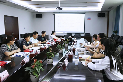 会议中JJB竞技宝与人福药业就今后的合作方向进行了深入探讨